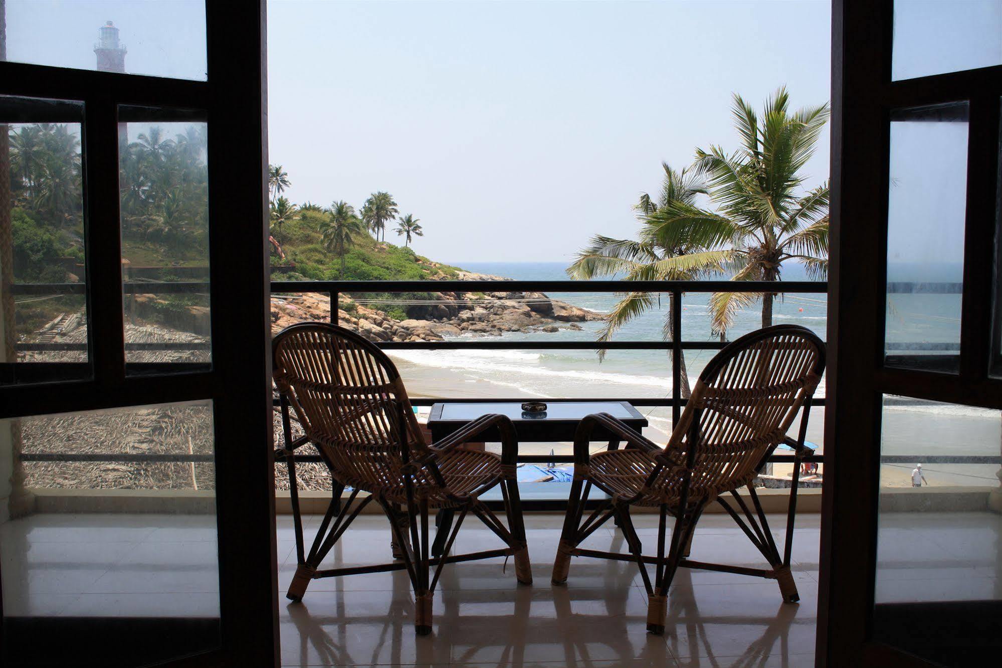 The Ocean Park Beach Resort Kovalam Exteriér fotografie